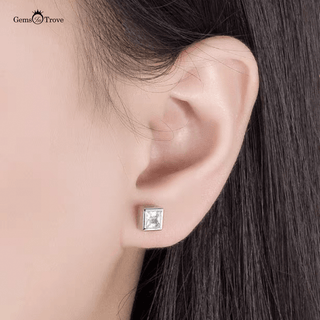 Lumina Square Brilliance studs